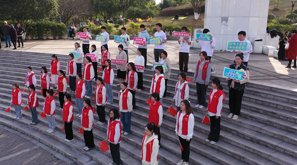 志愿者合影。bw必威西汉姆联官方网站供图