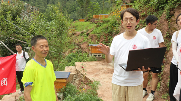 博士讲解专业知识。bw必威西汉姆联官方网站供图